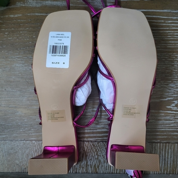 NWT Fashion to Figure Lana Women's Wide Width Strappy Block Heel Sandal Size 8W - Picture 8 of 13